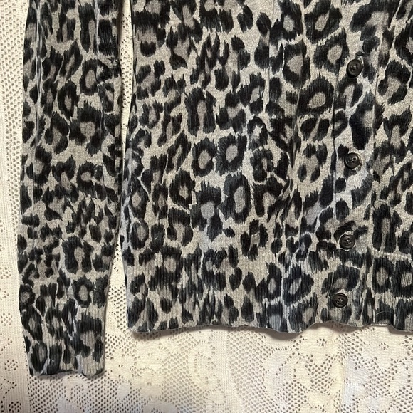 Gap Button Up Cardigan Top - Picture 3 of 4